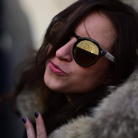 Meet your Posher, Madison - Picture 1 of 1